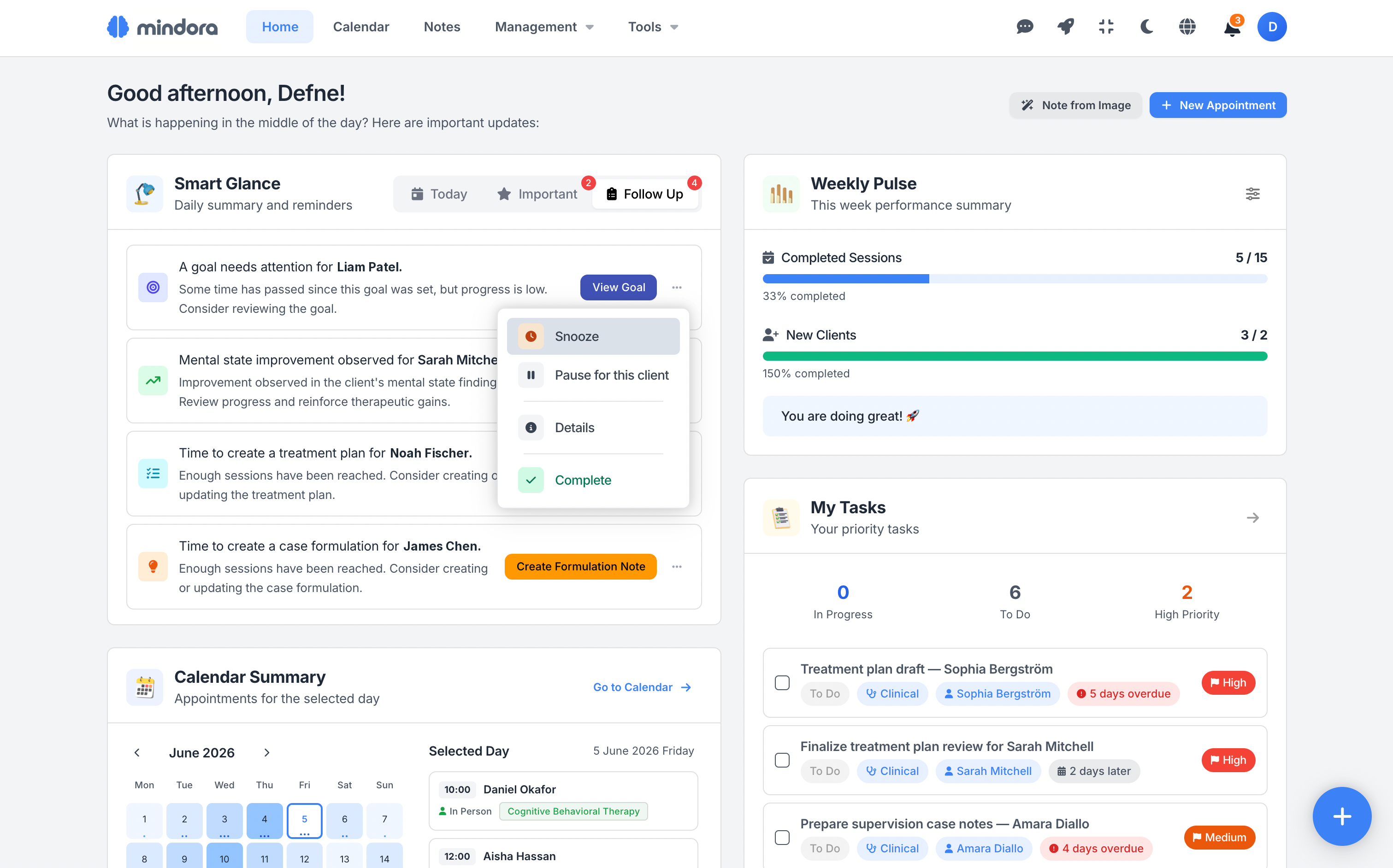 Mindora ana sayfa komut merkezi ekran görüntüsü, Smart Glance, Weekly Pulse ve günlük özet